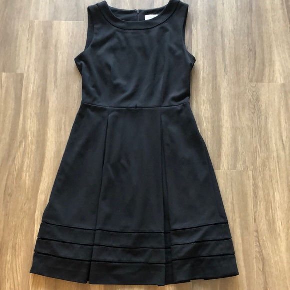 Perfect black dress - Picture 3 of 7